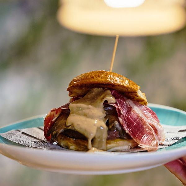 Pedir hamburguesas para comer en casa en Portugalete